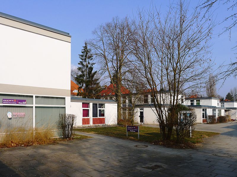 Studentenwohnheim Dauerwaldweg: Spatenstich zur Erweiterung Studentenwohnheim Dauerwaldweg: Spatenstich zur Erweiterung