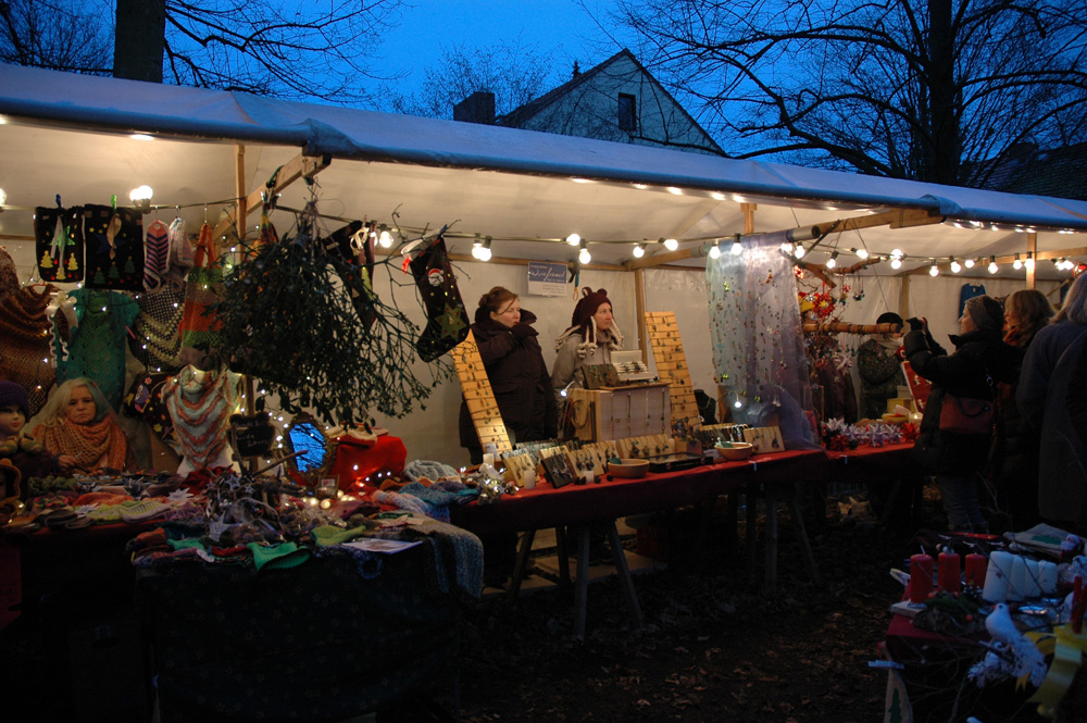 3. Eichkamper Weihnachtsmarkt, Sonntag, 8.12.2019, 14-18:30 Uhr 3. Eichkamper Weihnachtsmarkt, Sonntag, 8.12.2019, 14-18:30 Uhr